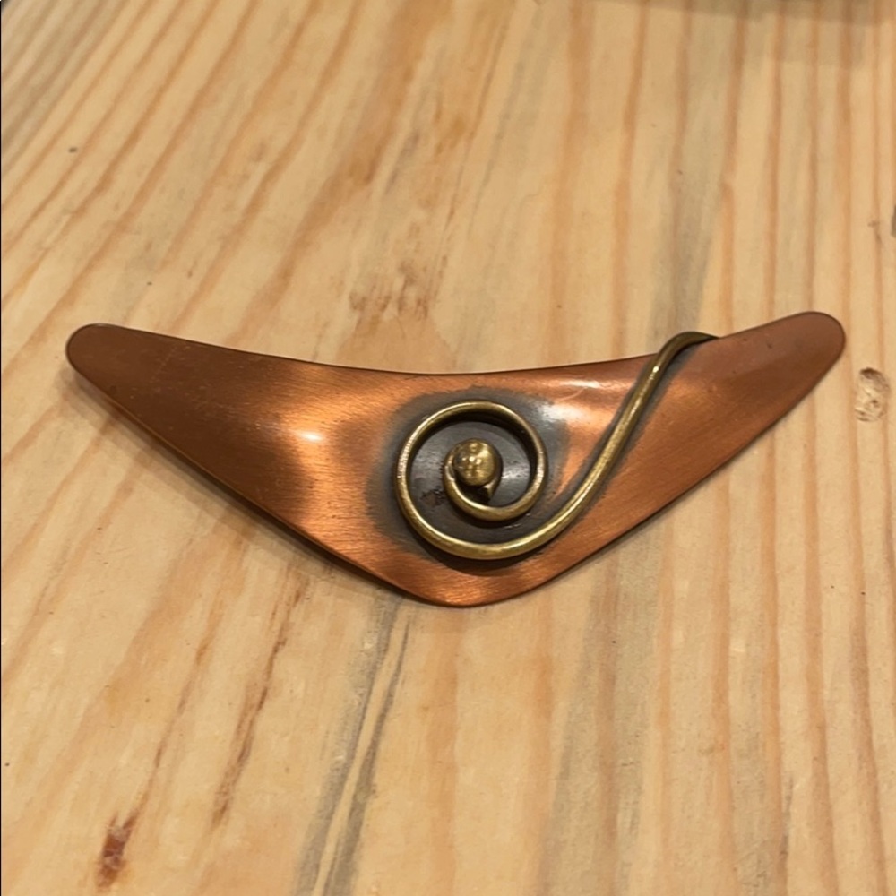 JEWELRY PIN COPPER ?